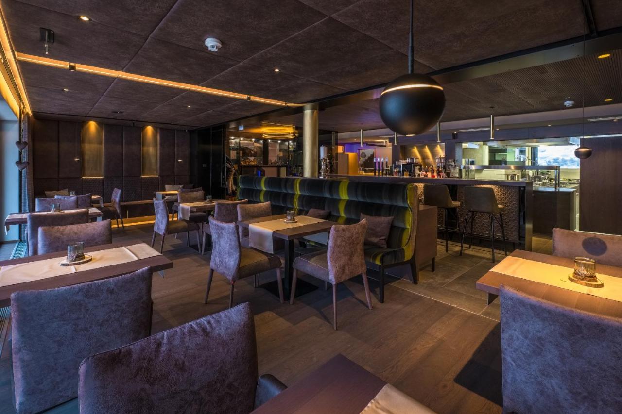 Vier Studios&restaurant Apartahotel 4*